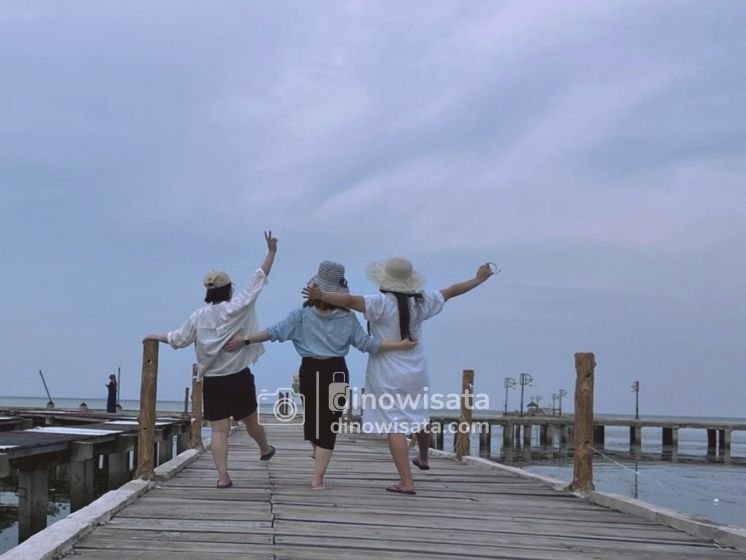 Jembatan Taman Nasional Wisata Pulau Pramuka